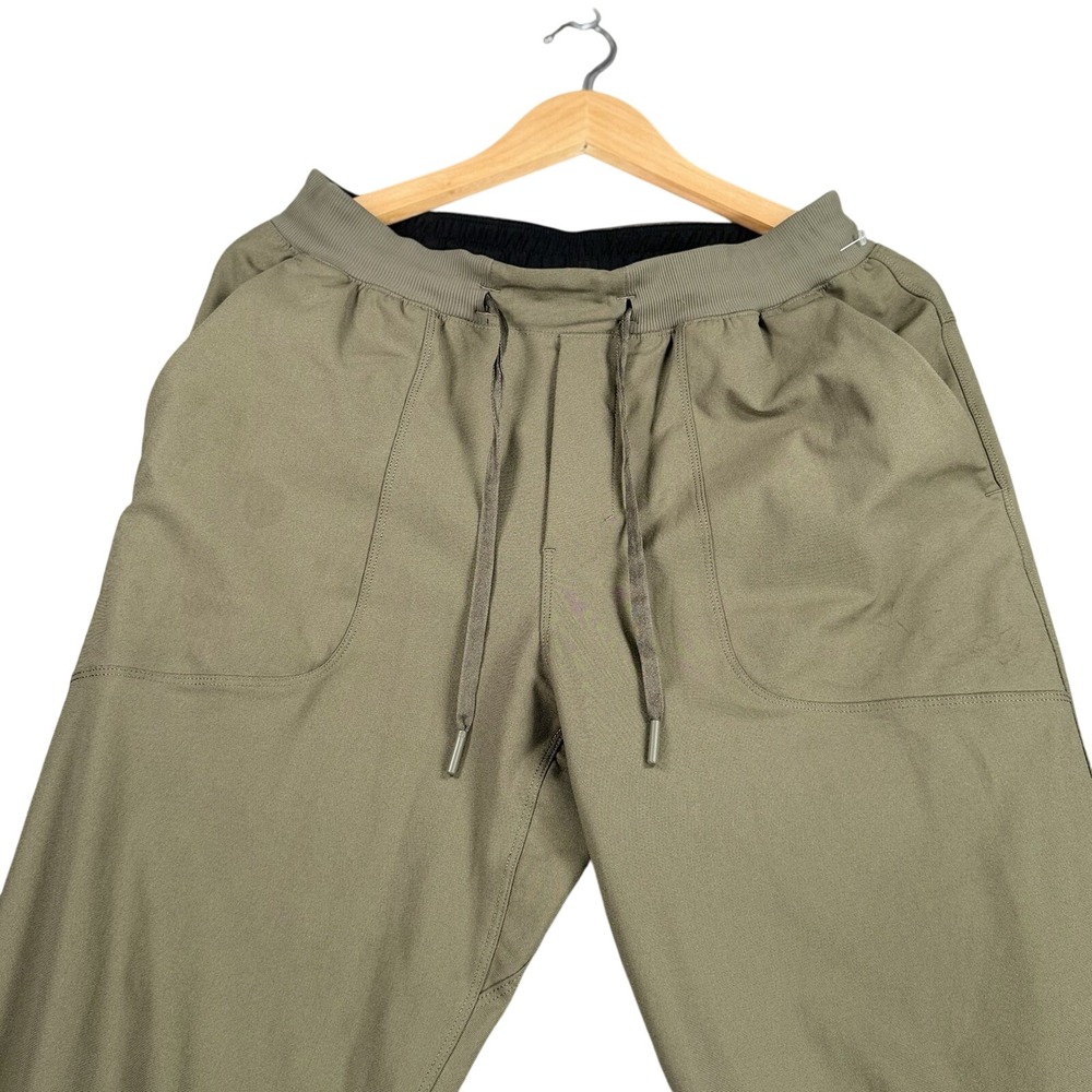 Lululemon ABC Jogger Short Men's M Olive Green 27" Inseam Warpstreme Pants